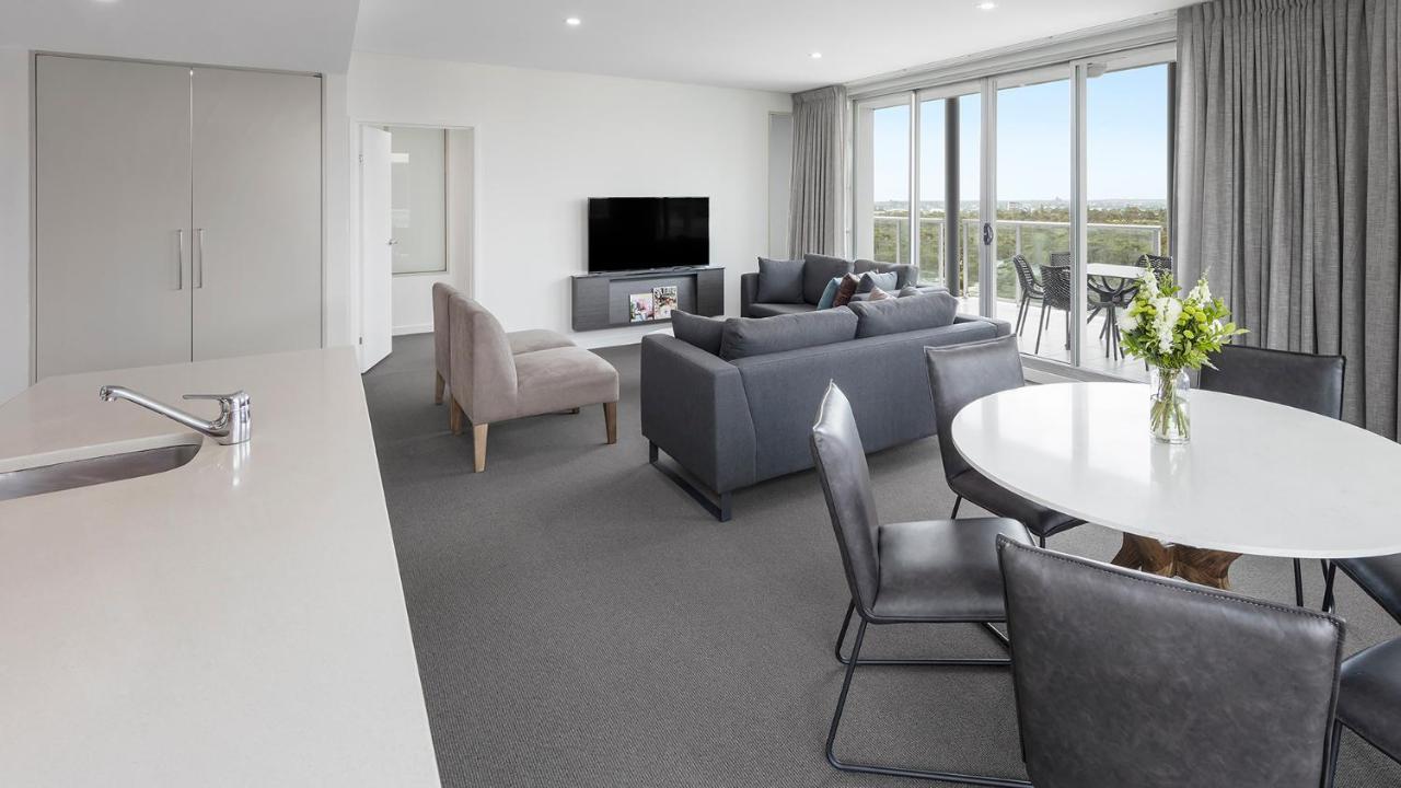 Oaks Adelaide Embassy Suites ภายนอก รูปภาพ
