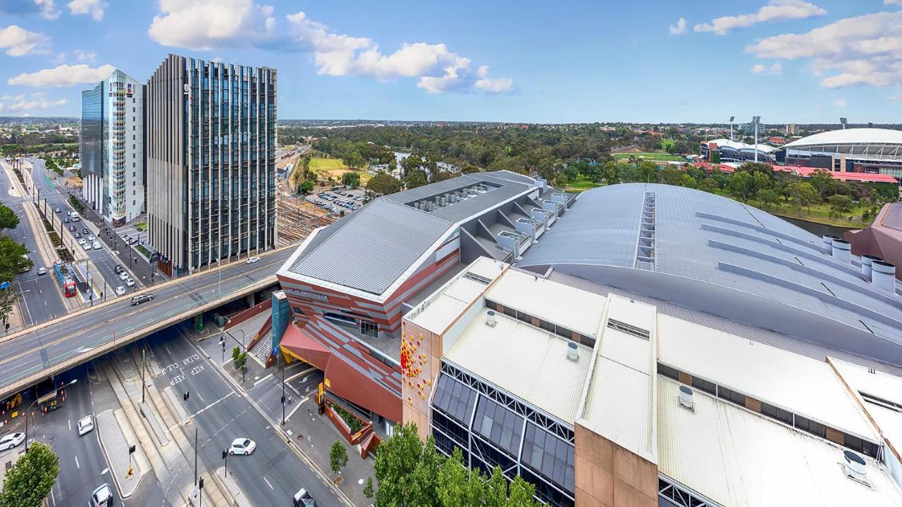 Oaks Adelaide Embassy Suites ภายนอก รูปภาพ