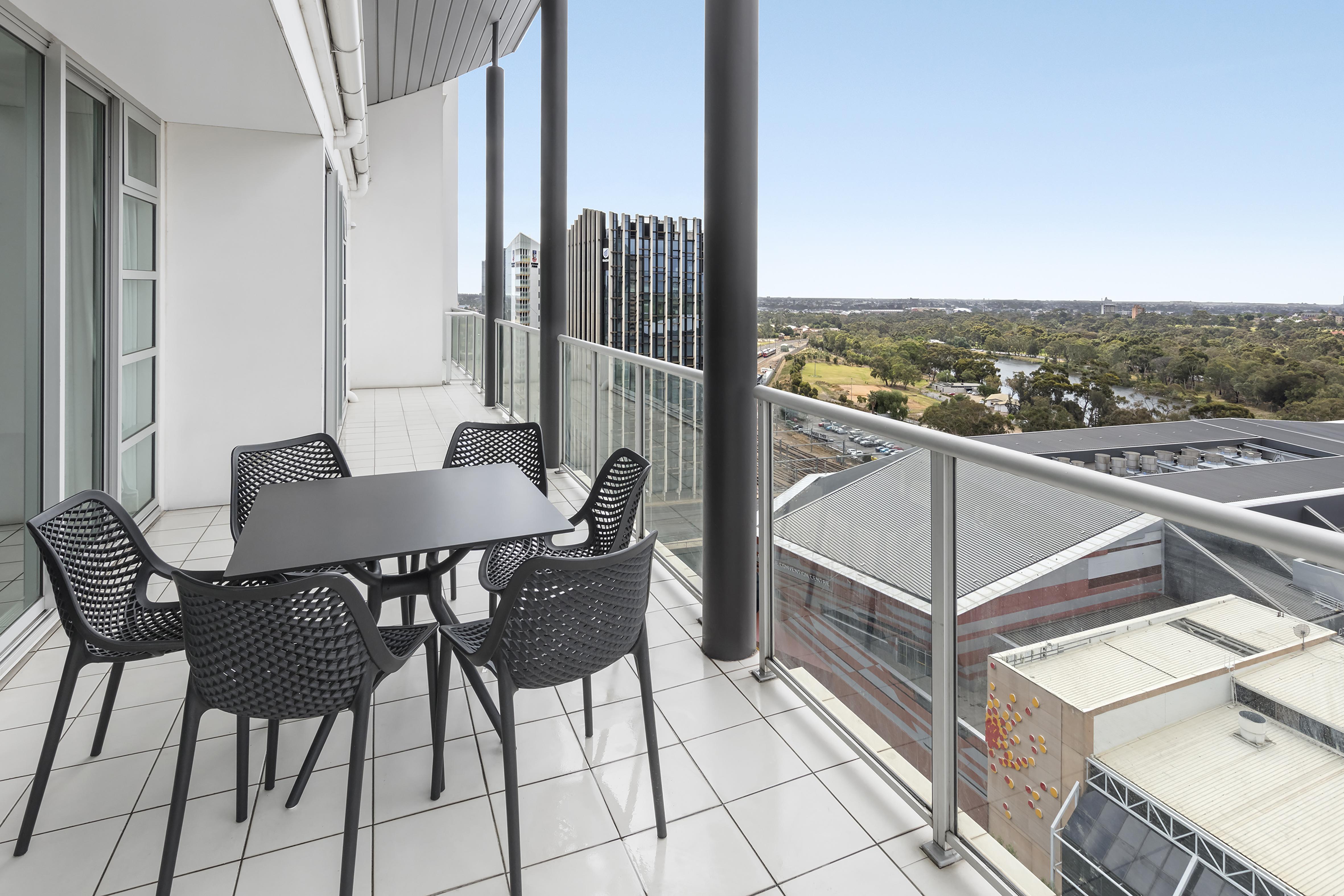 Oaks Adelaide Embassy Suites ภายนอก รูปภาพ