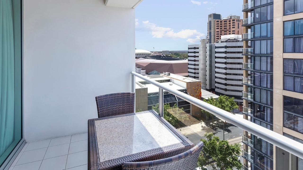 Oaks Adelaide Embassy Suites ภายนอก รูปภาพ